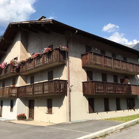 Pinzolocasa Villa Exterior foto