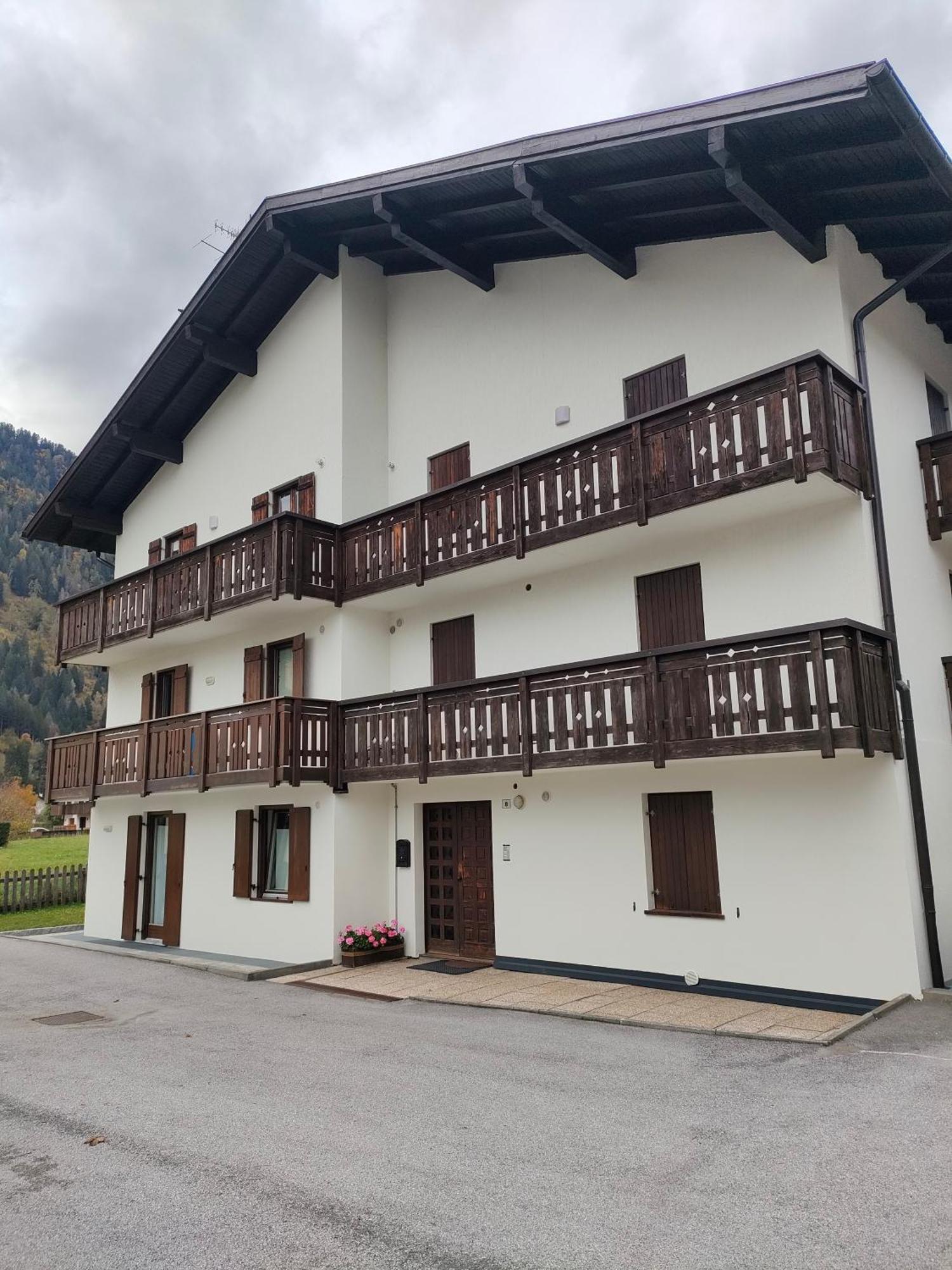 Pinzolocasa Villa Exterior foto